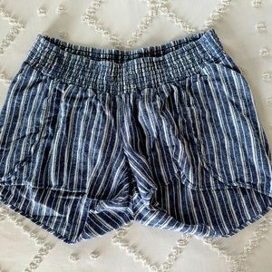 Linen striped shorts